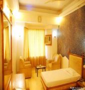 Hôtel Samdariya à Jabalpur Extérieur photo